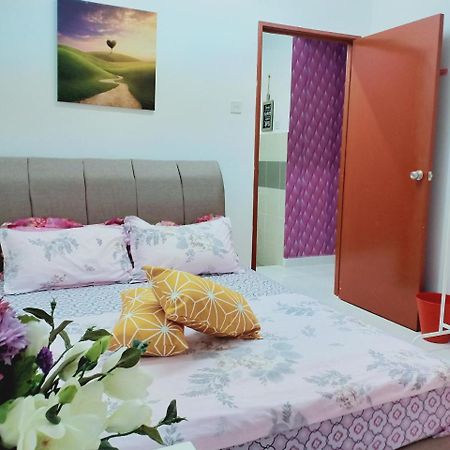 Casa Inderaloka Pantai Batu Buruk Lägenhet Kuala Terengganu Exteriör bild
