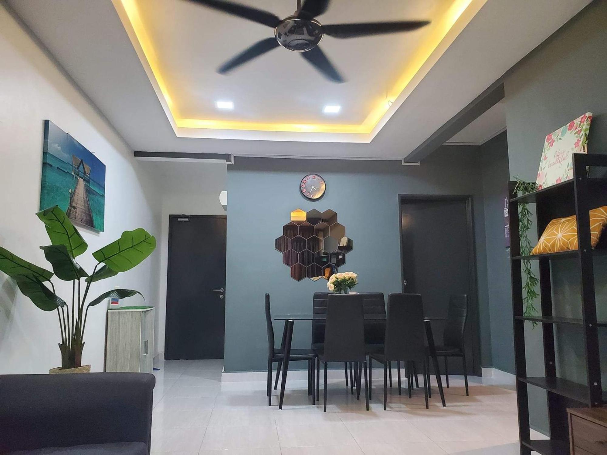 Casa Inderaloka Pantai Batu Buruk Lägenhet Kuala Terengganu Exteriör bild