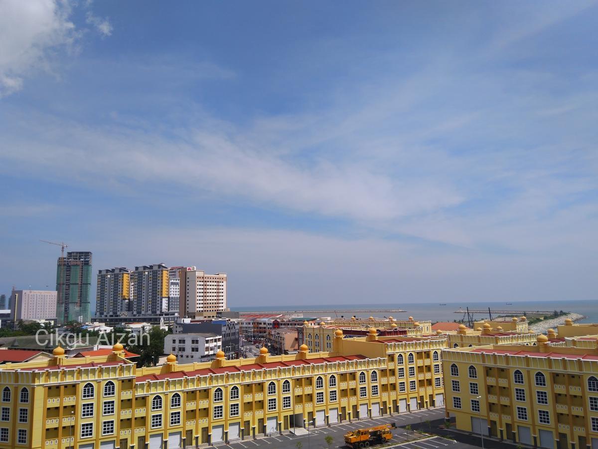 Casa Inderaloka Pantai Batu Buruk Lägenhet Kuala Terengganu Exteriör bild